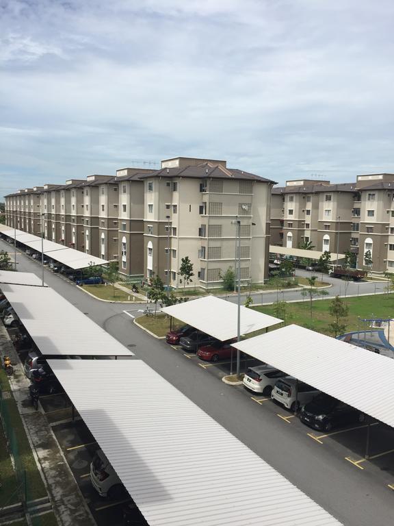 Akasia Apartment Telok Gadong Kechil Exterior foto